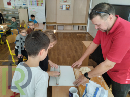 Výroba adventných vencov žiakov 3. ročníka